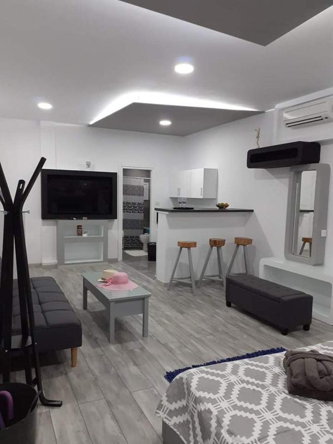 Deluxe Yiota'S Studio ! Klorakas Exterior photo