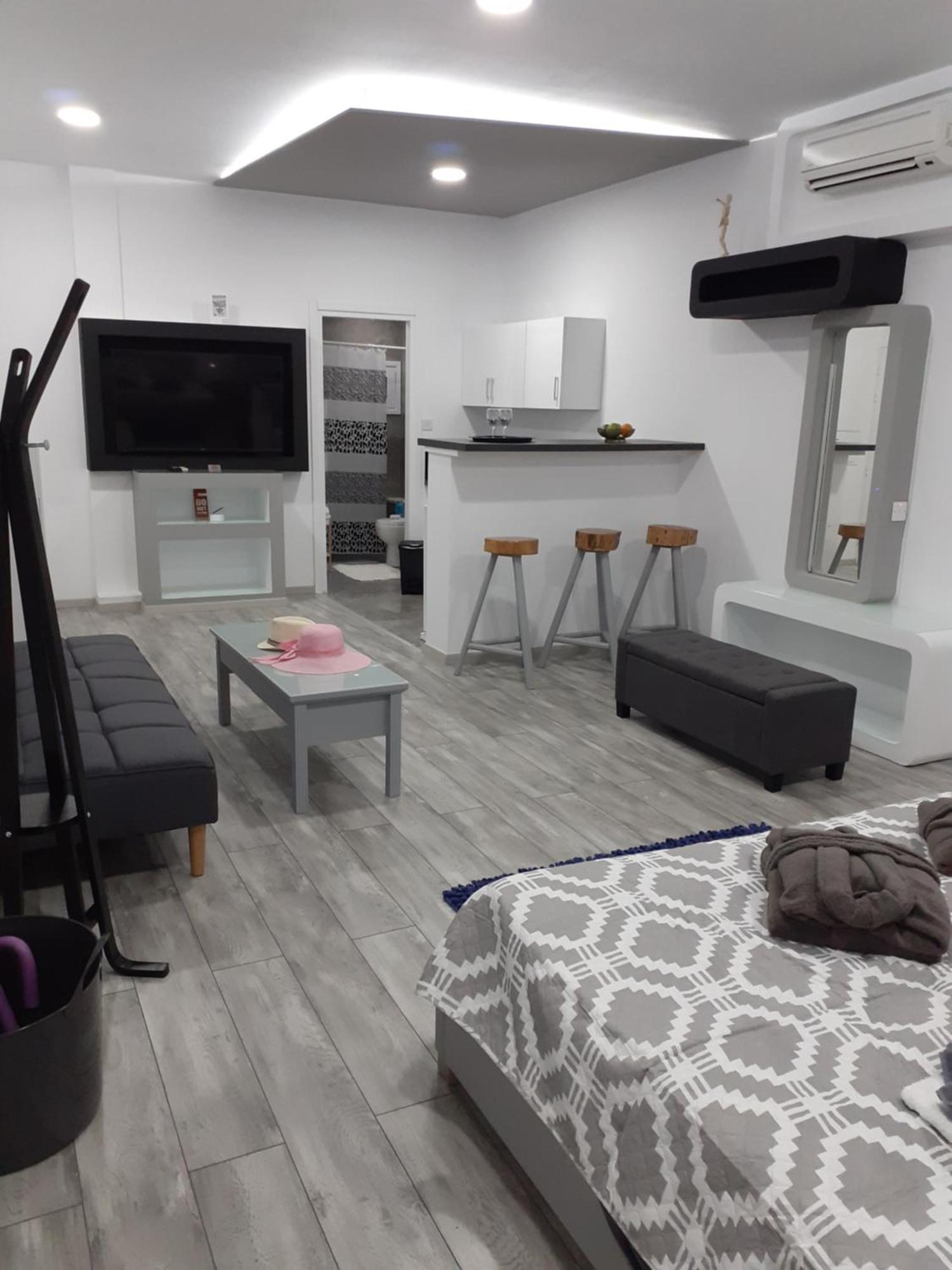 Deluxe Yiota'S Studio ! Klorakas Room photo